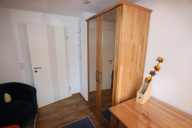 Wohnung_DG_Zimmer_2_Bild_5 